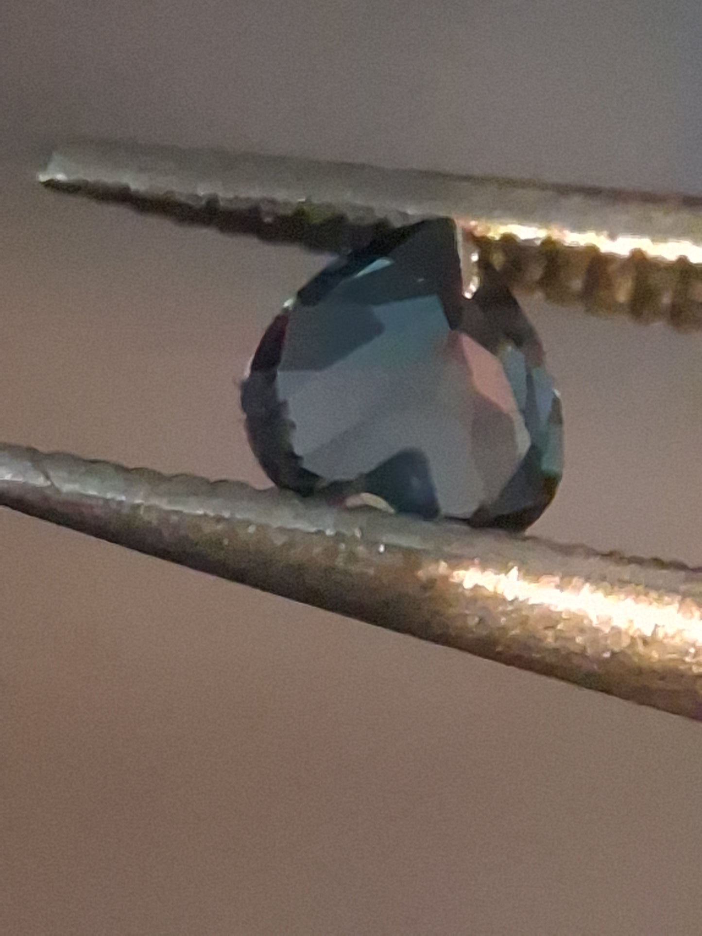 Natural London Blue Topaz - 0.125 ct - heart - high end jewelry quality - excellent
