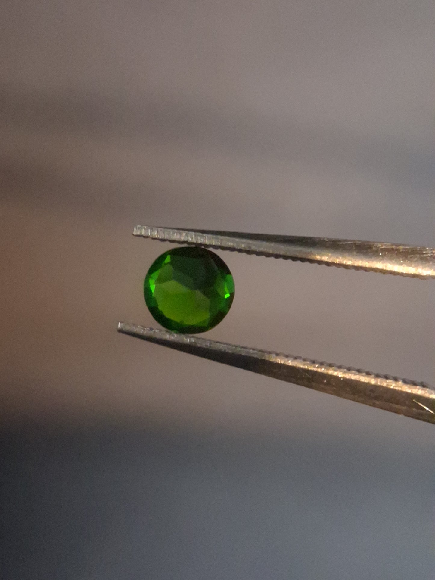 Natural Diopside - 0.265 ct - round - green - chromium diopside - Natural Gems Belgium