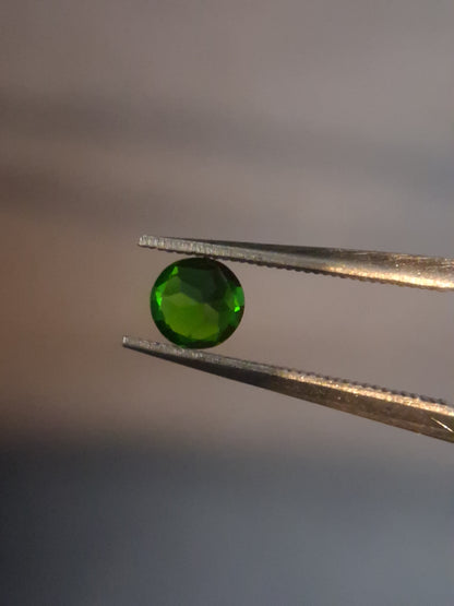Natural Diopside - 0.265 ct - round - green - chromium diopside - Natural Gems Belgium