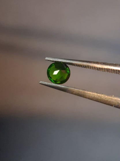 Natural Diopside - 0.265 ct - round - green - chromium diopside - Natural Gems Belgium