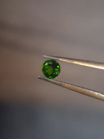 Natural Diopside - 0.310 ct - round - green - chromium diopside (siberian Emerald)