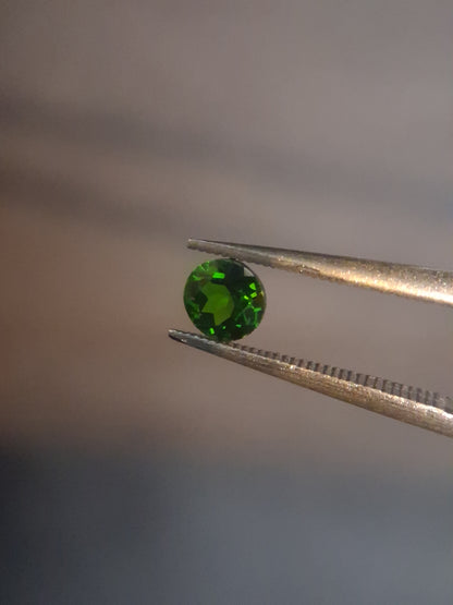 Natural Diopside - 0.310 ct - round - green - chromium diopside (siberian Emerald)