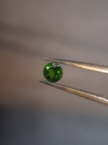 Natural Diopside - 0.310 ct - round - green - chromium diopside (siberian Emerald)