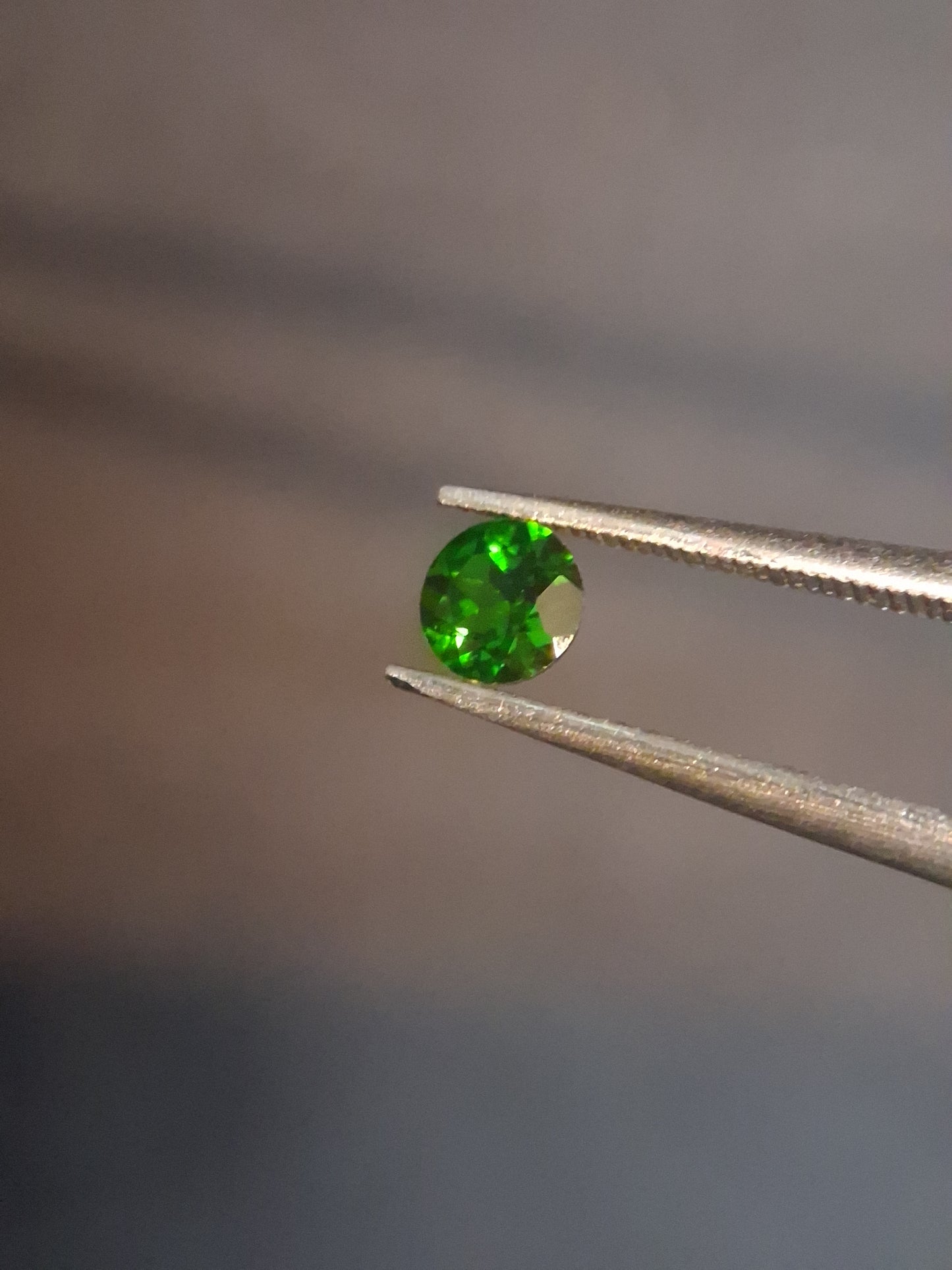 Natural Diopside - 0.264 ct - round - green - chromium diopside