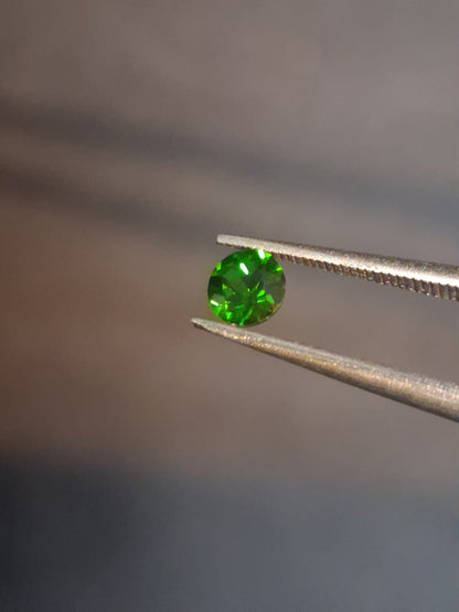 Natural Diopside - 0.264 ct - round - green - chromium diopside