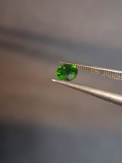 Natural Diopside - 0.264 ct - round - green - chromium diopside