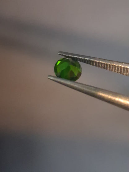 Natural Diopside - 0.264 ct - round - green - chromium diopside