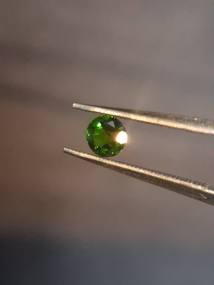 Natural Diopside - 0.274 ct - round - green - chromium diopside