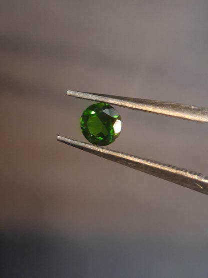 Natural Diopside - 0.274 ct - round - green - chromium diopside