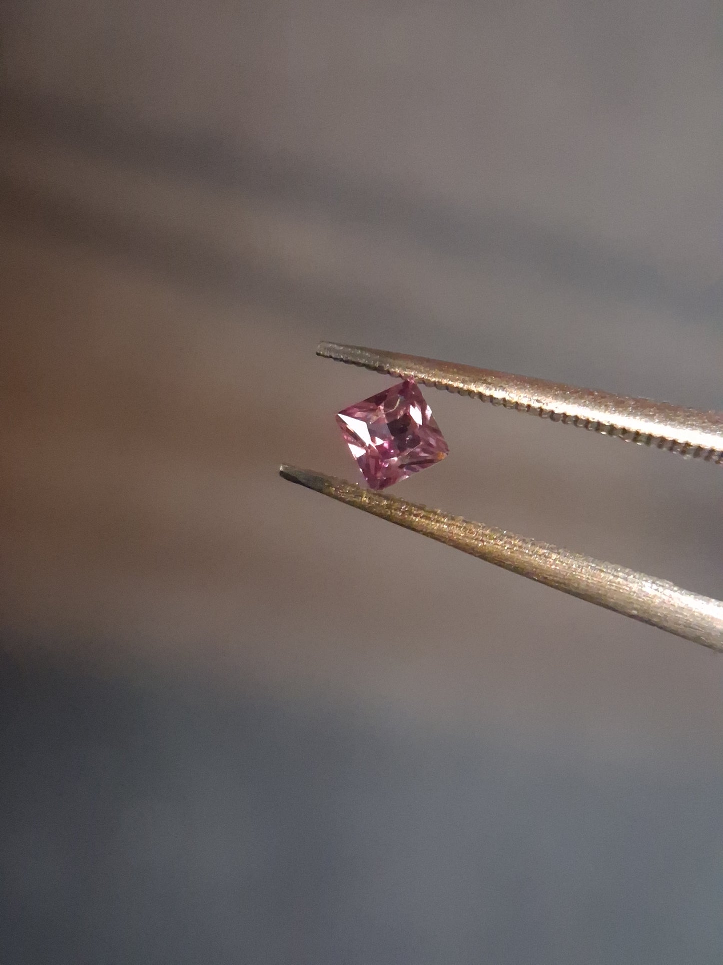 Natural Purple Sapphire - 0.189 ct - Square cut - unheated - Africa - Medium Purple