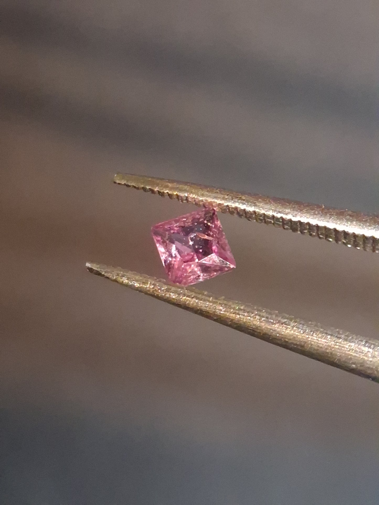 Natural Purple Sapphire - 0.182 ct - Square cut - unheated - Africa - pinkish Purple