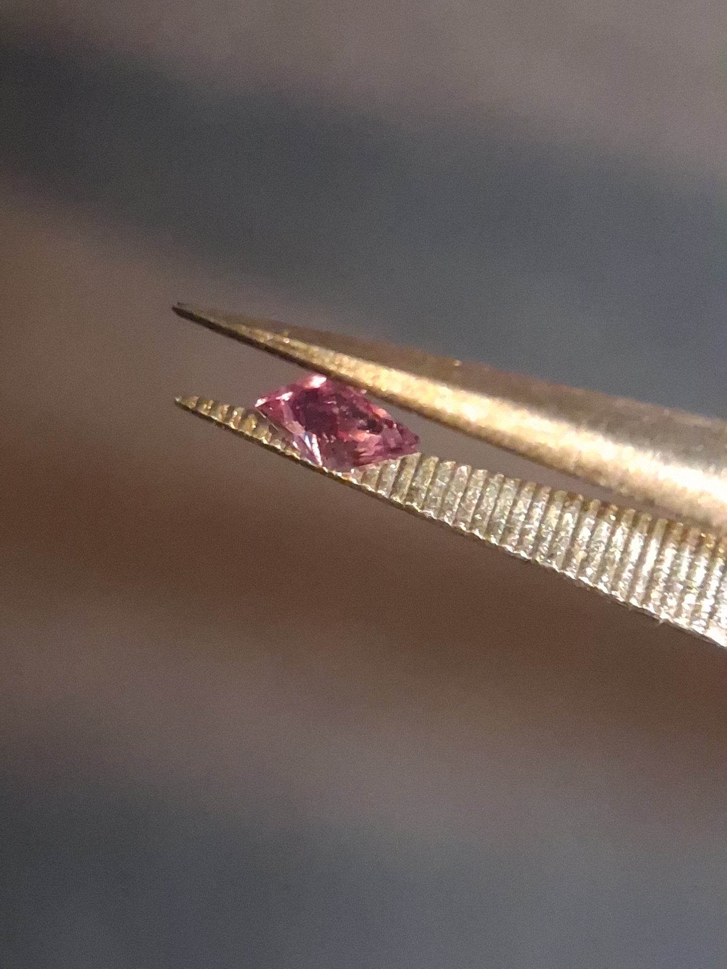 Natural Purple Sapphire - 0.182 ct - Square cut - unheated - Africa - pinkish Purple