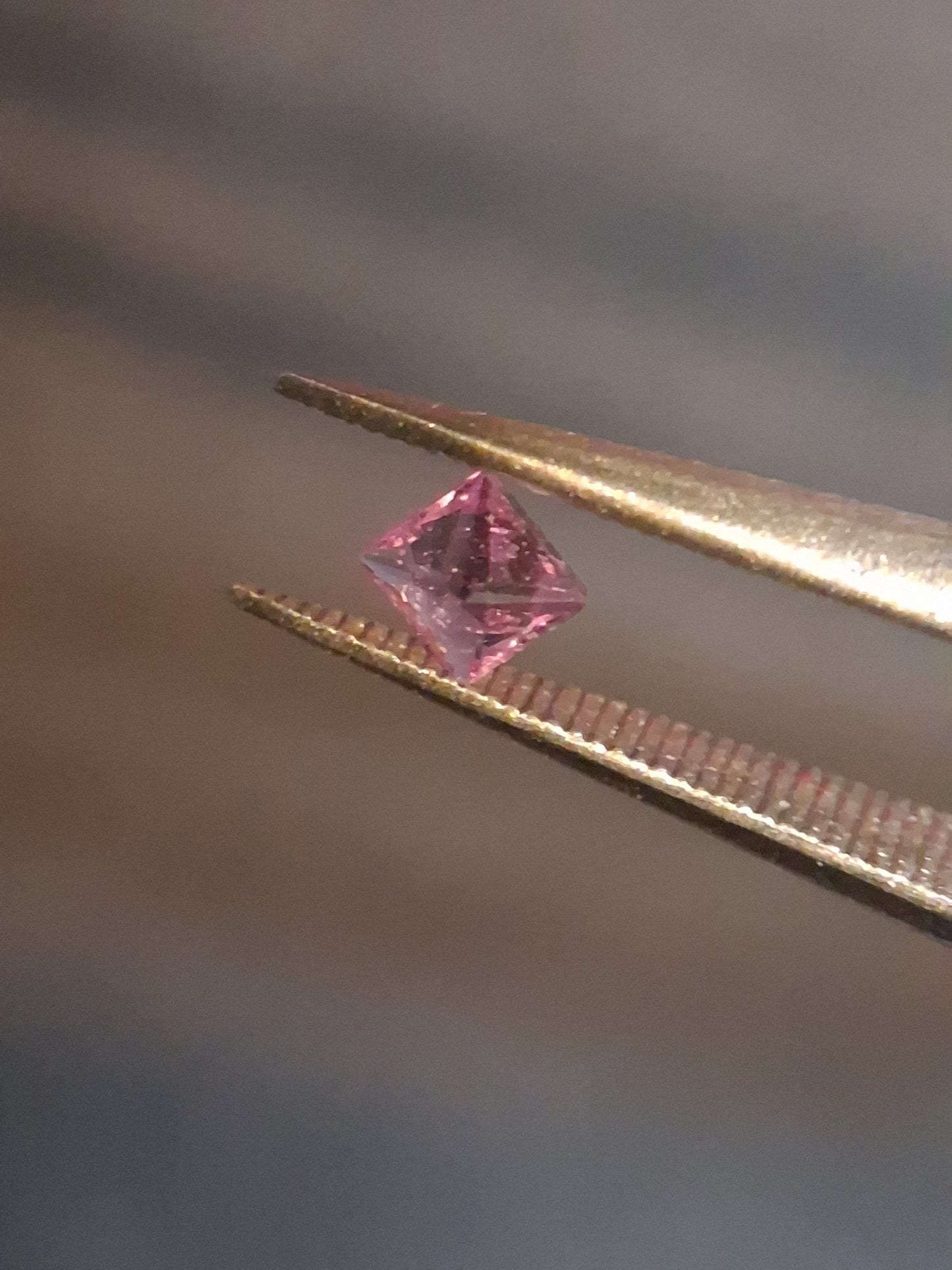 Natural Purple Sapphire - 0.182 ct - Square cut - unheated - Africa - pinkish Purple
