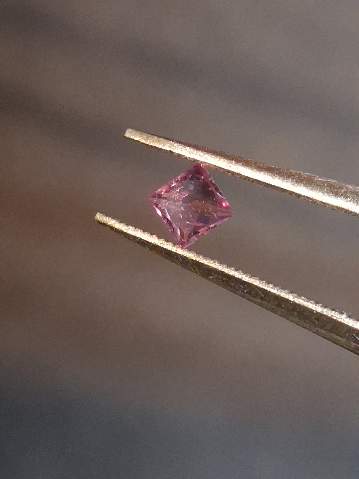 Natural Purple Sapphire - 0.182 ct - Square cut - unheated - Africa - pinkish Purple