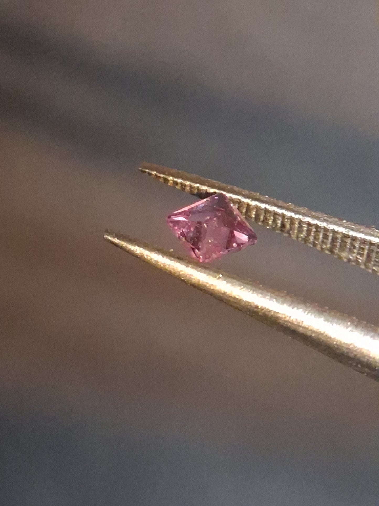 Natural Purple Sapphire - 0.182 ct - Square cut - unheated - Africa - pinkish Purple
