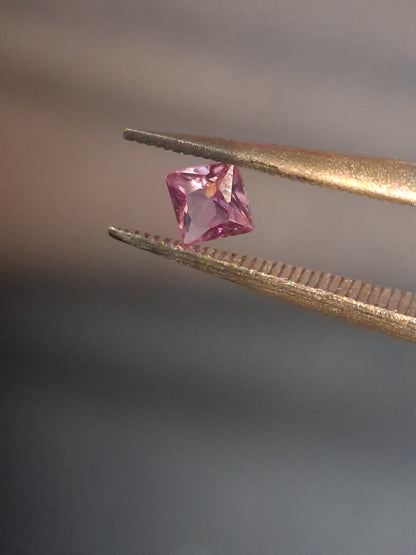 Natural Purple Sapphire - 0.173 ct - Square cut - unheated - Africa - Purple
