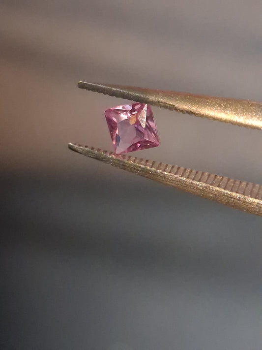 Natural Purple Sapphire - 0.173 ct - Square cut - unheated - Africa - Purple