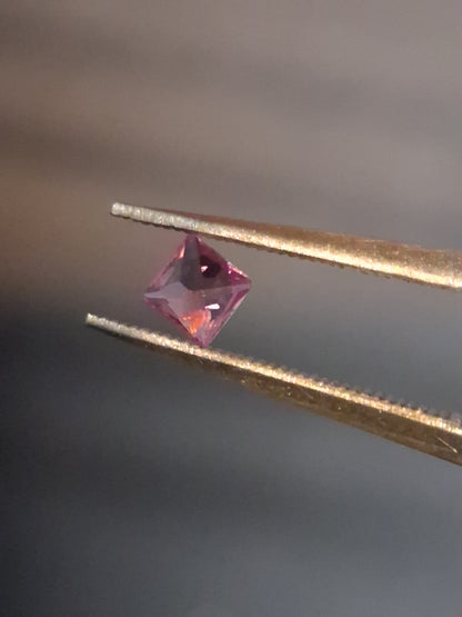 Natural Purple Sapphire - 0.173 ct - Square cut - unheated - Africa - Purple