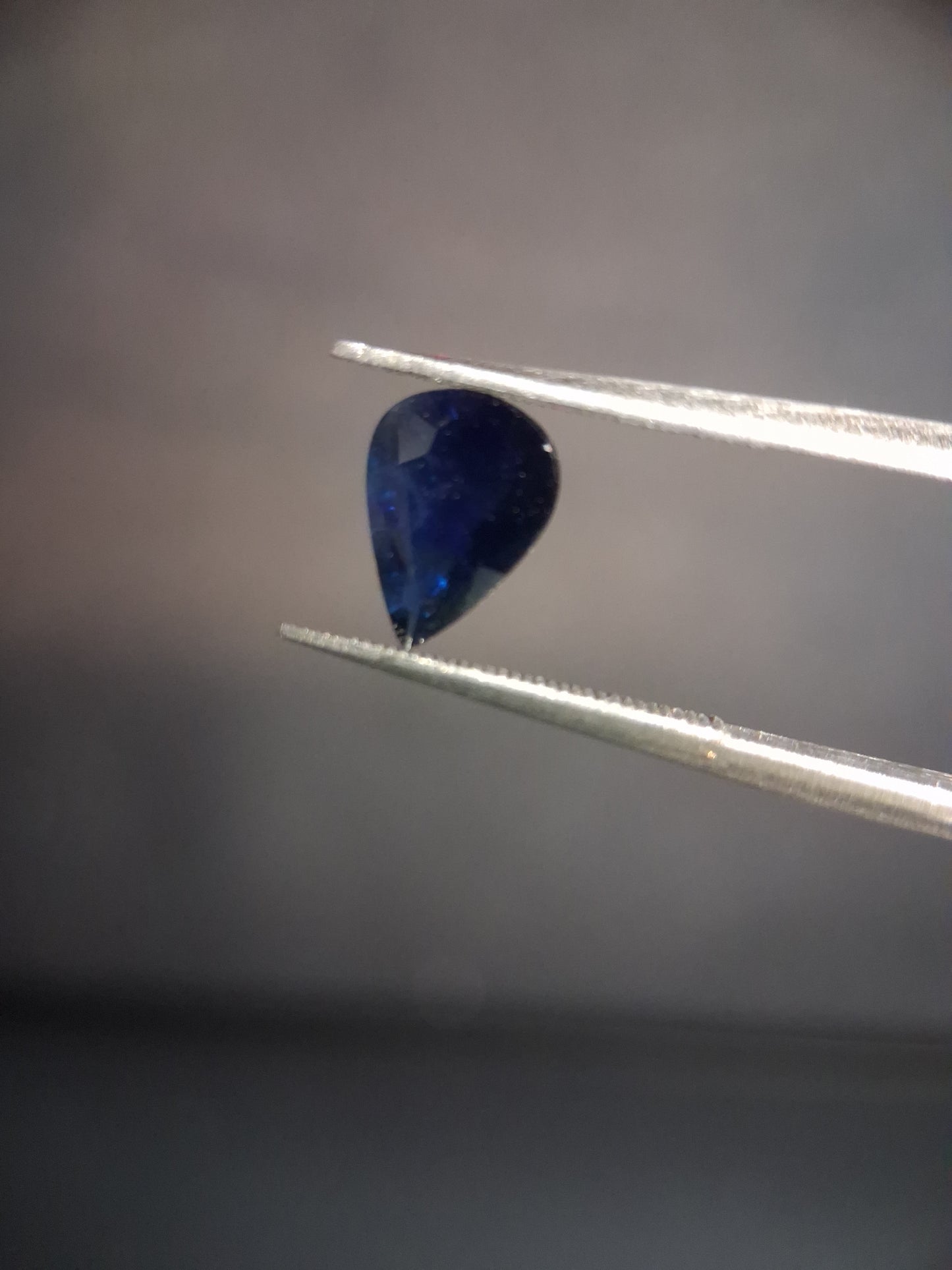 Natural Blue Sapphire - 1.07 ct - pear - unheated - SI - Medium blue