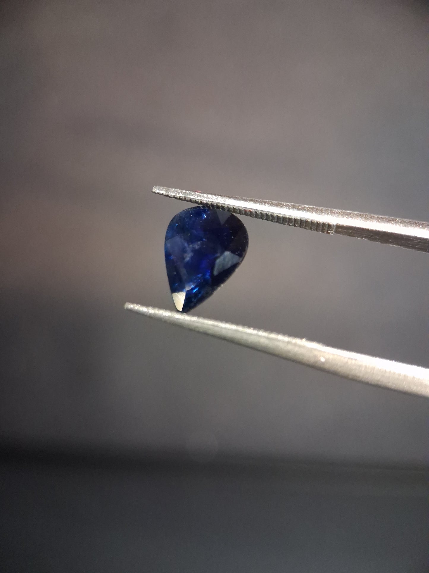 Natural Blue Sapphire - 1.07 ct - pear - unheated - SI - Medium blue