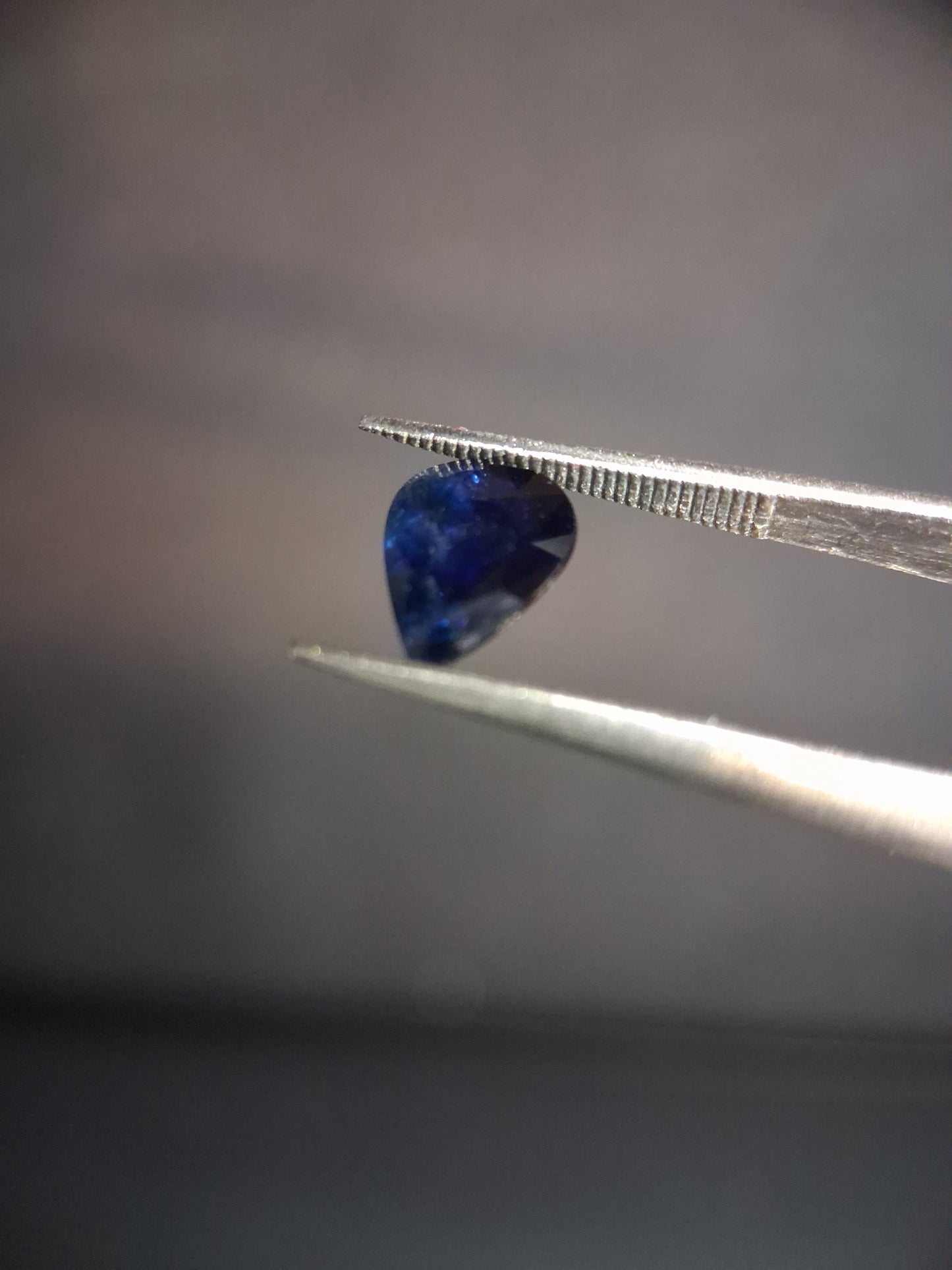 Natural Blue Sapphire - 1.07 ct - pear - unheated - SI - Medium blue