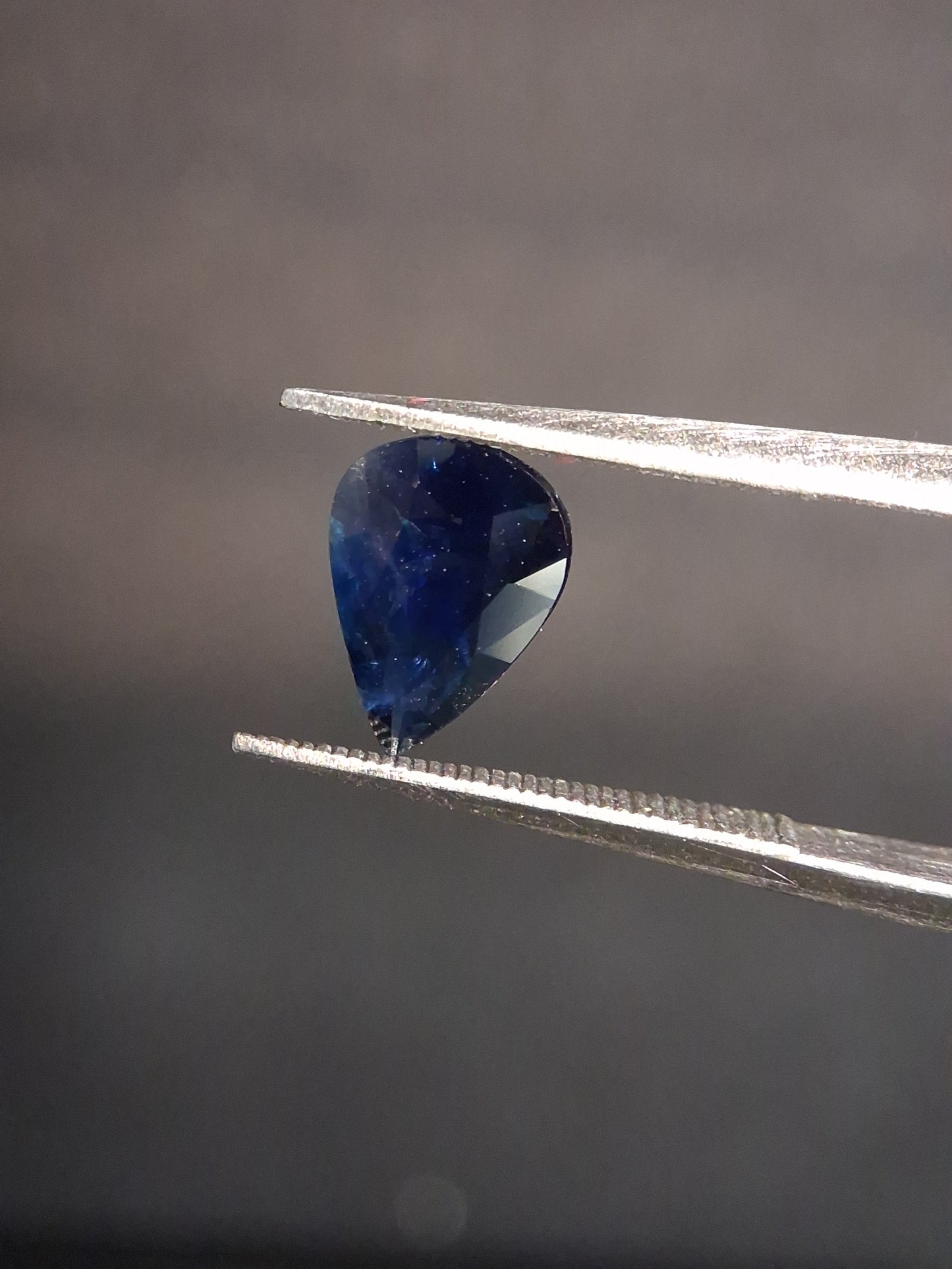 Natural Blue Sapphire - 1.07 ct - pear - unheated - SI - Medium blue