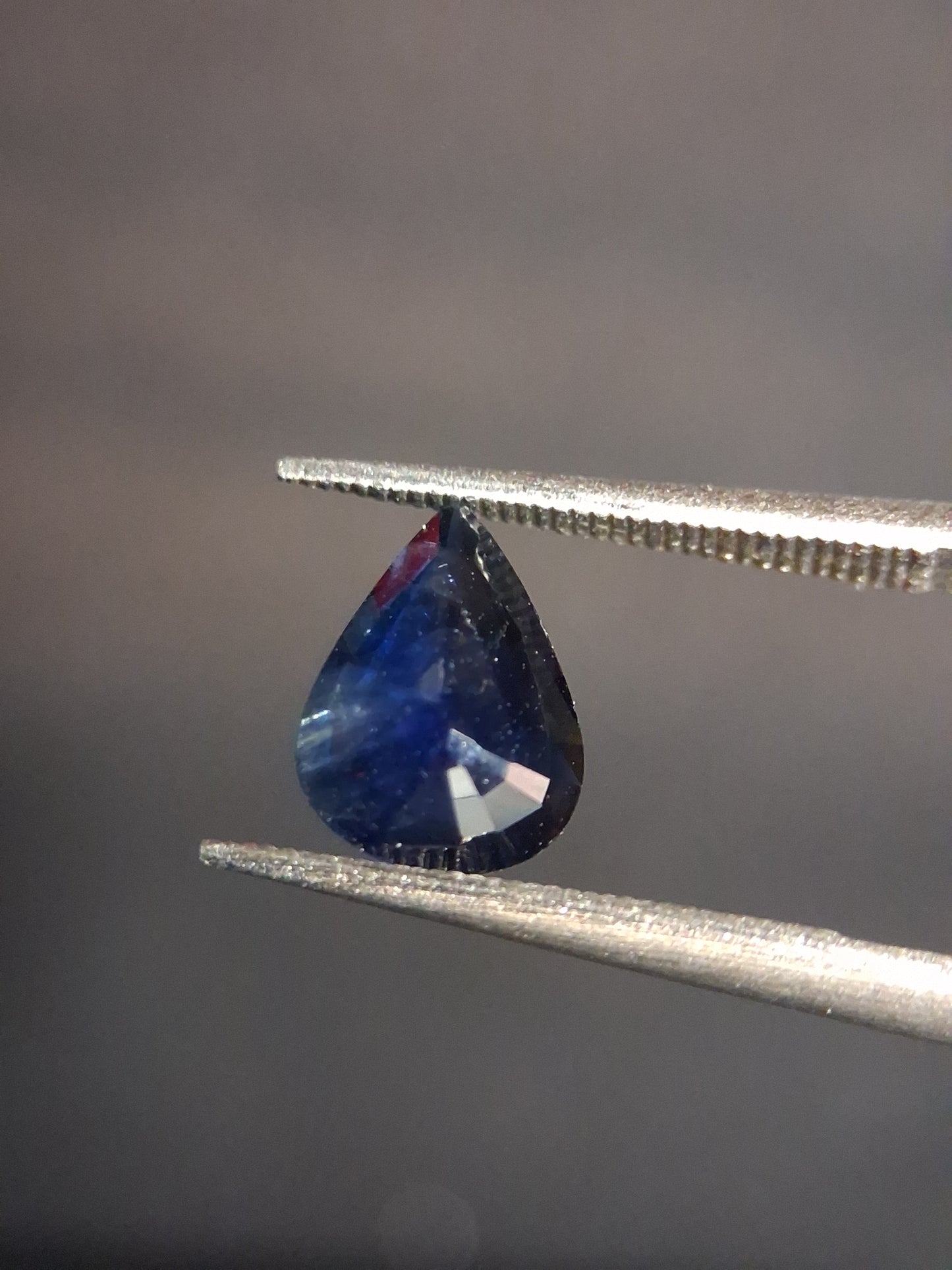 Natural Blue Sapphire - 1.07 ct - pear - unheated - SI - Medium blue