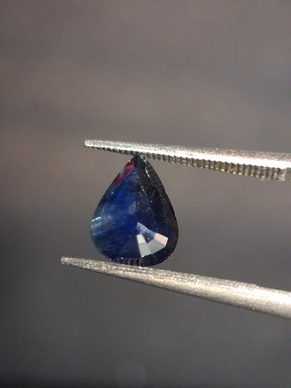 Natural Blue Sapphire - 1.07 ct - pear - unheated - SI - Medium blue
