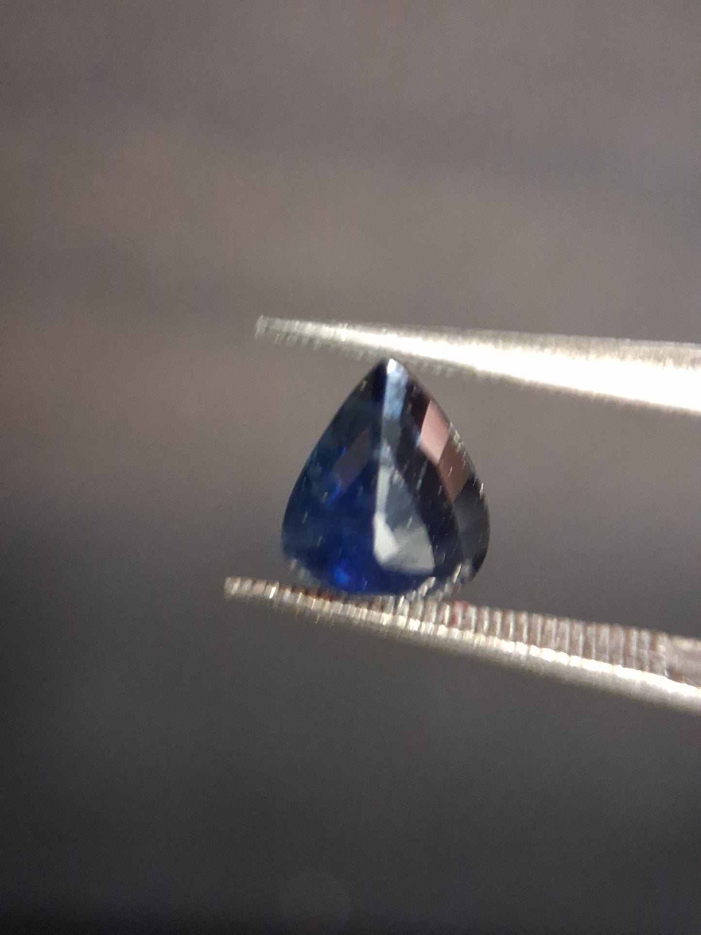Natural Blue Sapphire - 1.07 ct - pear - unheated - SI - Medium blue