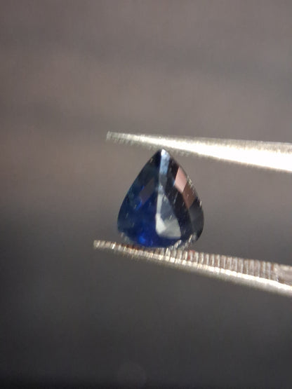 Natural Blue Sapphire - 1.07 ct - pear - unheated - SI - Medium blue