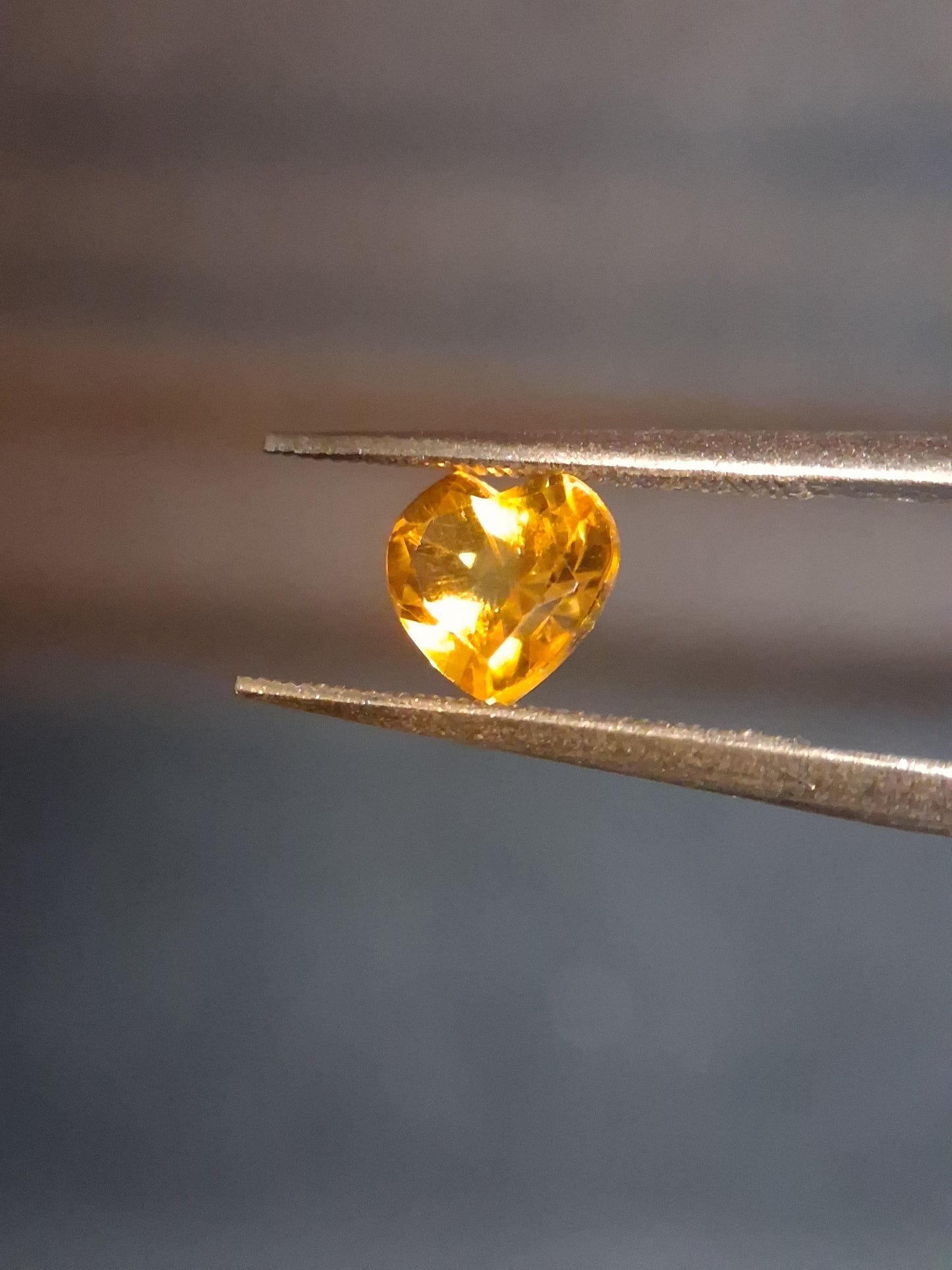 Natural Citrine - 0.790 ct - heart - yellow