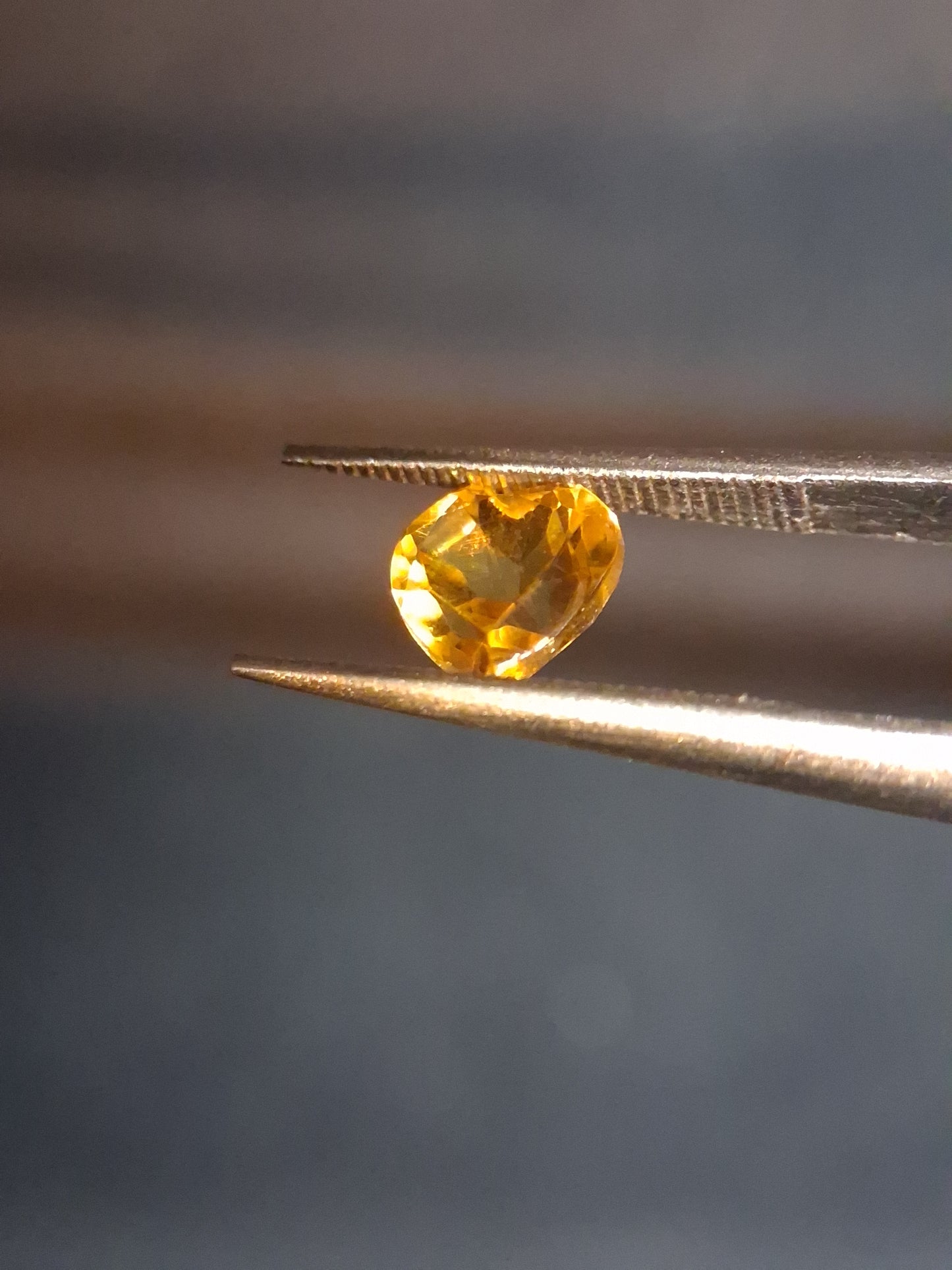 Natural Citrine - 0.790 ct - heart - yellow