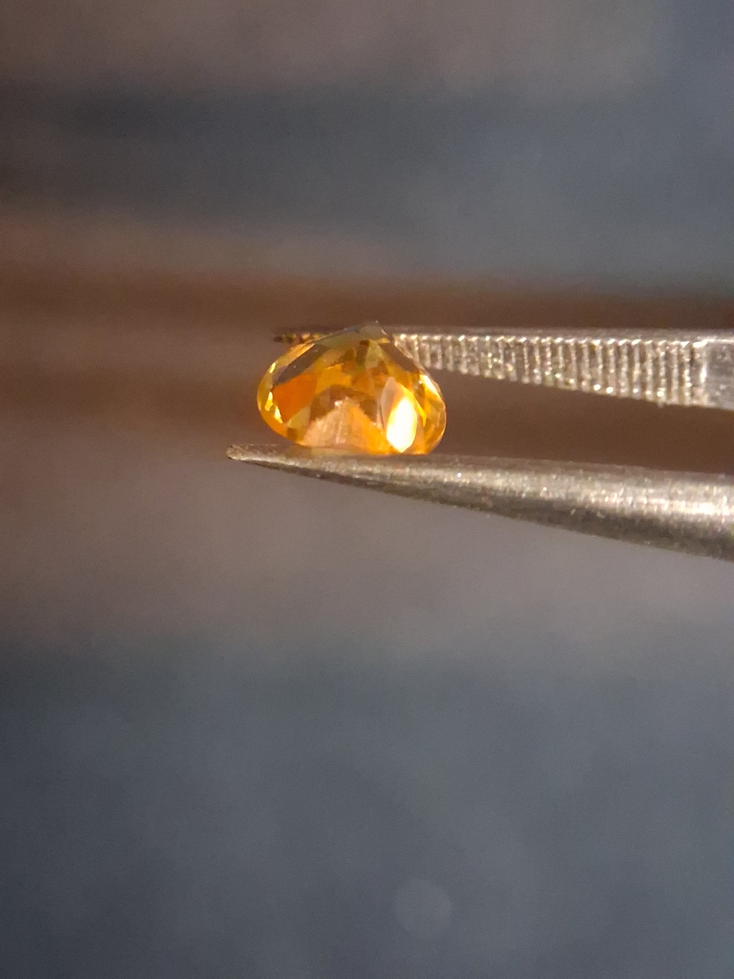 Natural Citrine - 0.695 ct - heart - yellow- excellent - Natural Gems Belgium