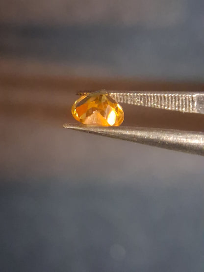 Natural Citrine - 0.695 ct - heart - yellow- excellent - Natural Gems Belgium