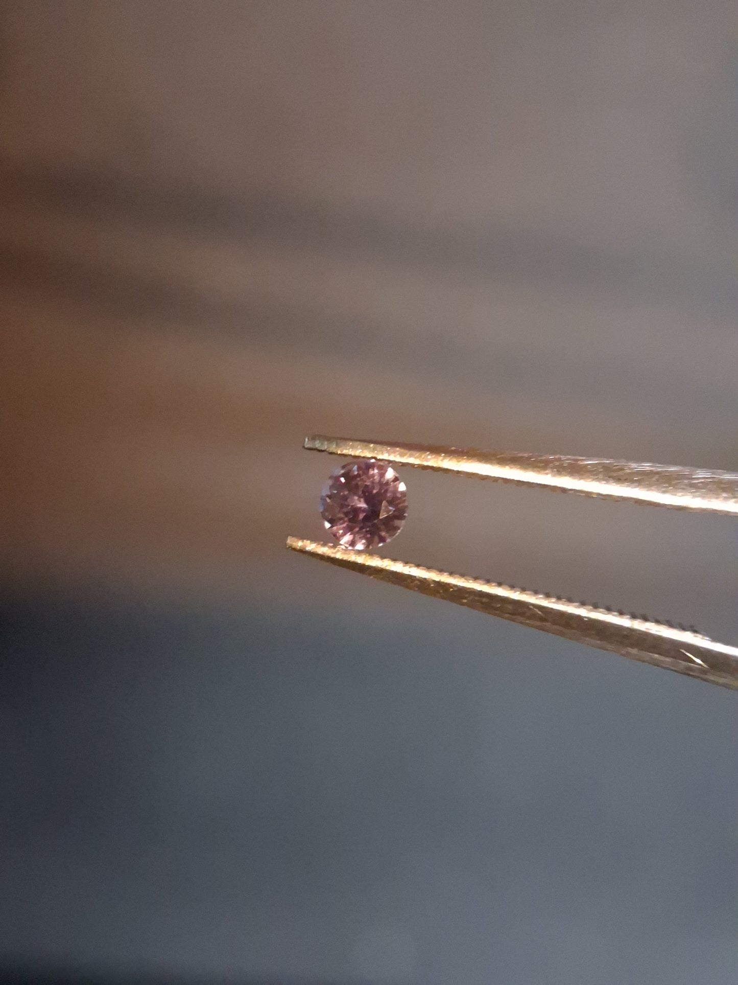 Natural Purple Sapphire - 0.135 ct - Round cut - unheated - Africa - Medium Purple