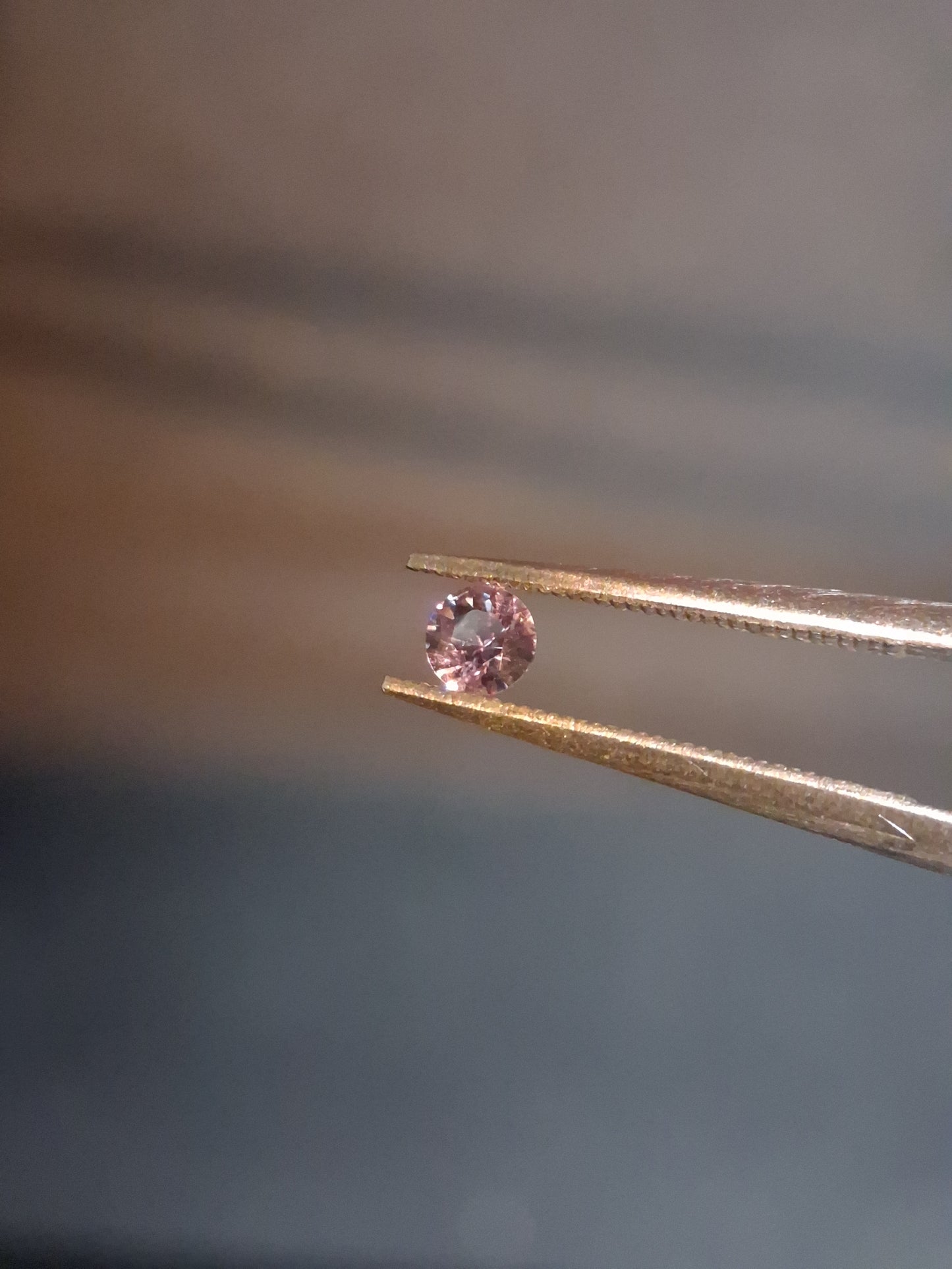 Natural Purple Sapphire - 0.135 ct - Round cut - unheated - Africa - Medium Purple