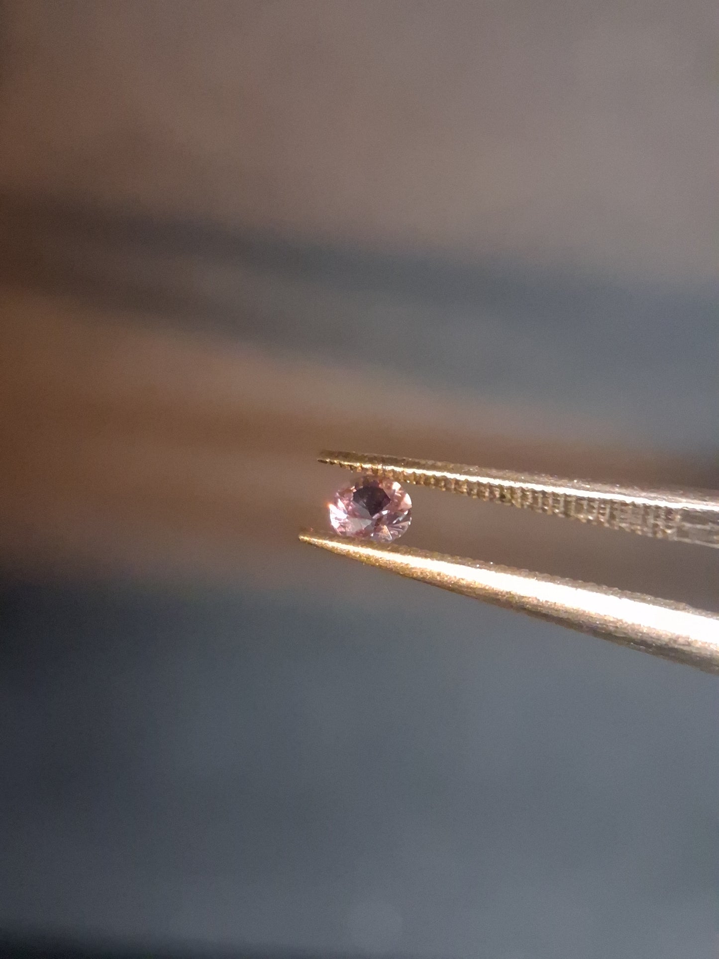 Natural Purple Sapphire - 0.135 ct - Round cut - unheated - Africa - Medium Purple