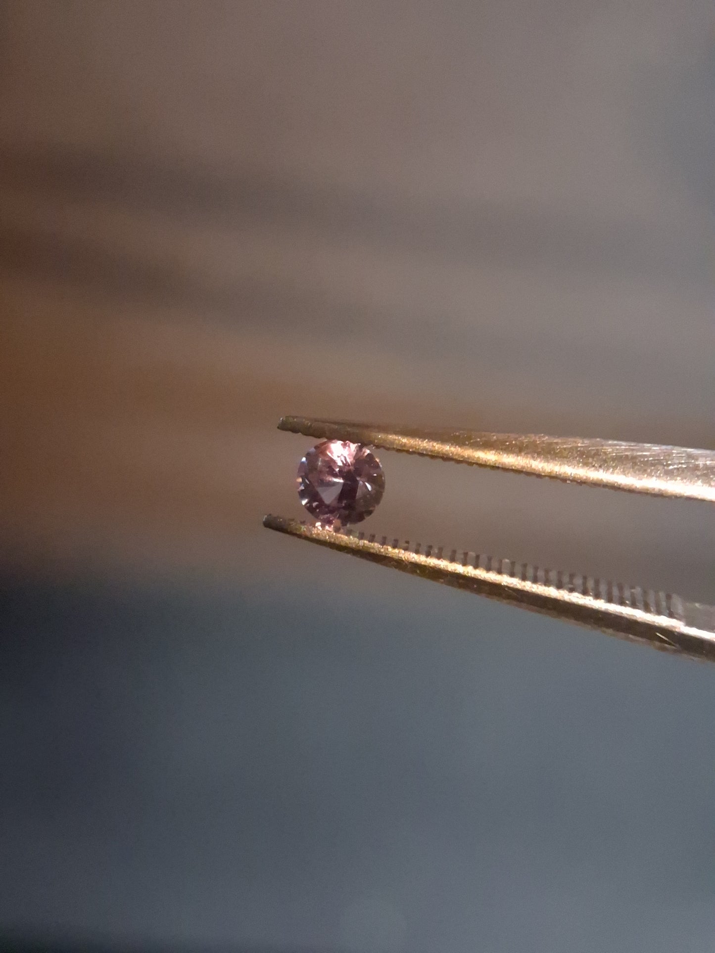 Natural Purple Sapphire - 0.135 ct - Round cut - unheated - Africa - Medium Purple