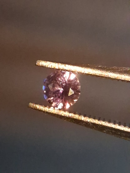 Natural Purple Sapphire - 0.135 ct - Round cut - unheated - Africa - Medium Purple