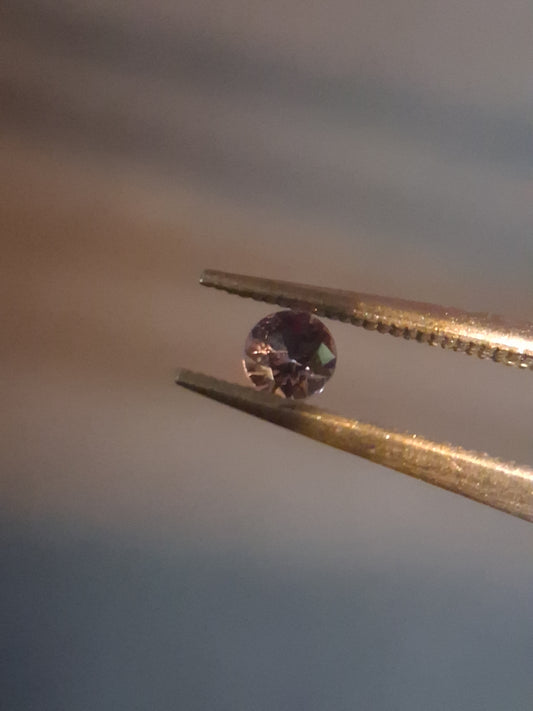 Natural Purple Sapphire - 0.114 ct - Round cut - unheated - Africa - Medium Purple