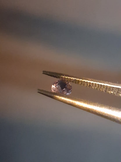 Natural Purple Sapphire - 0.114 ct - Round cut - unheated - Africa - Medium Purple