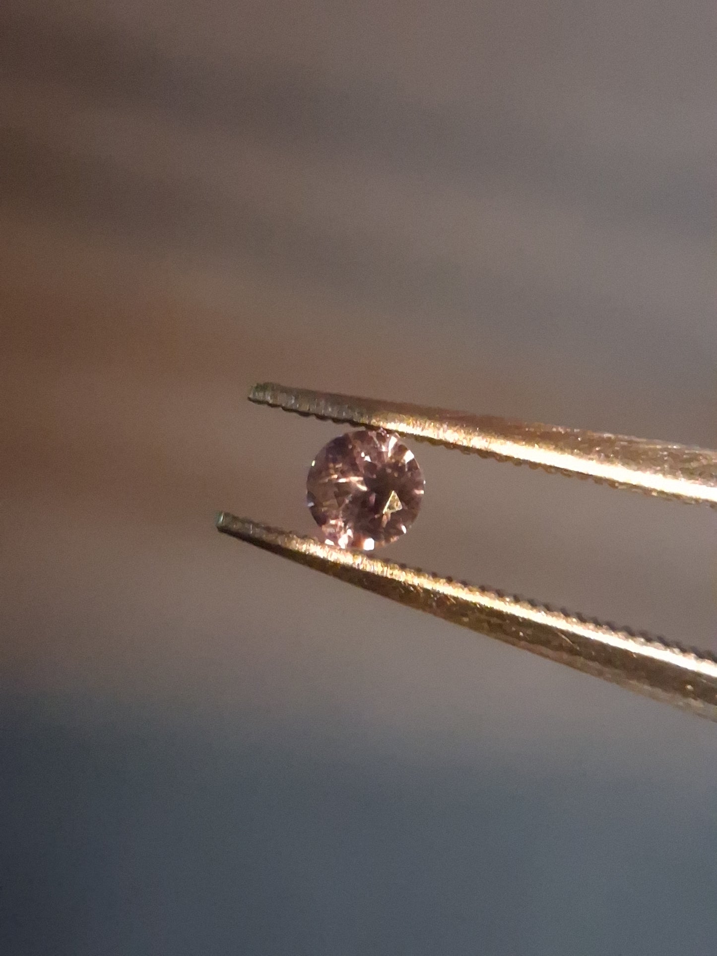 Natural Purple Sapphire - 0.114 ct - Round cut - unheated - Africa - Medium Purple