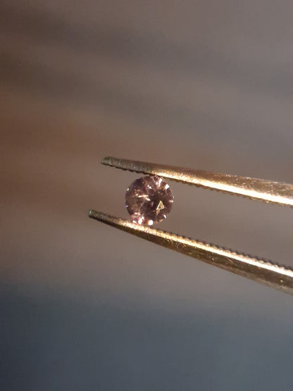 Natural Purple Sapphire - 0.114 ct - Round cut - unheated - Africa - Medium Purple