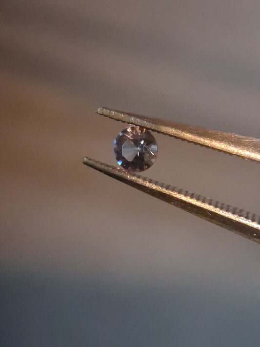 Natural Purple Sapphire - 0.110 ct - Round cut - unheated - Africa - Medium Purple