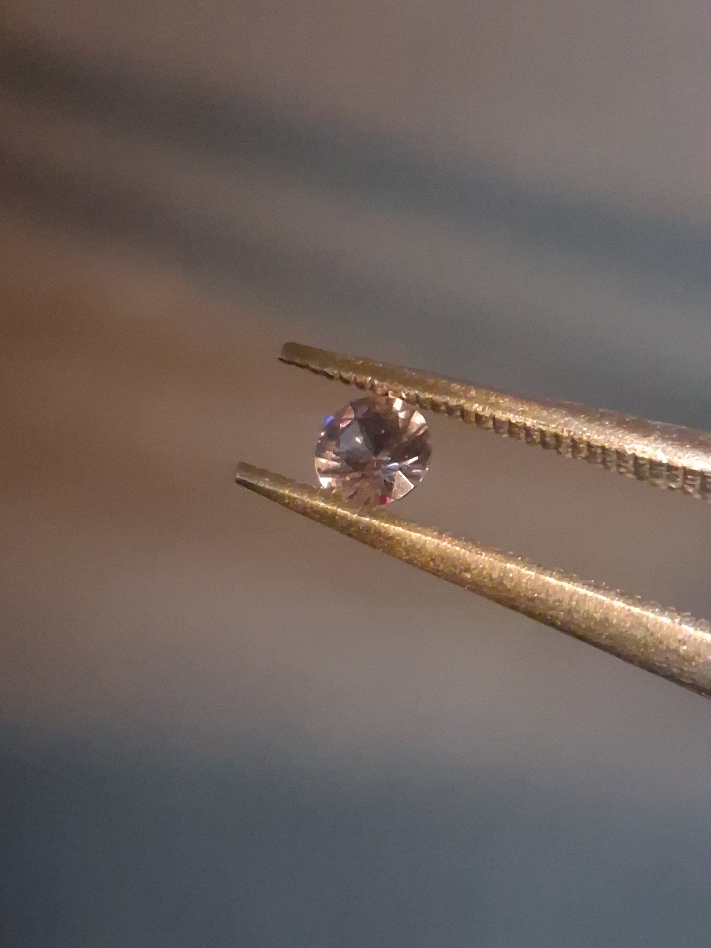 Natural Purple Sapphire - 0.110 ct - Round cut - unheated - Africa - Medium Purple