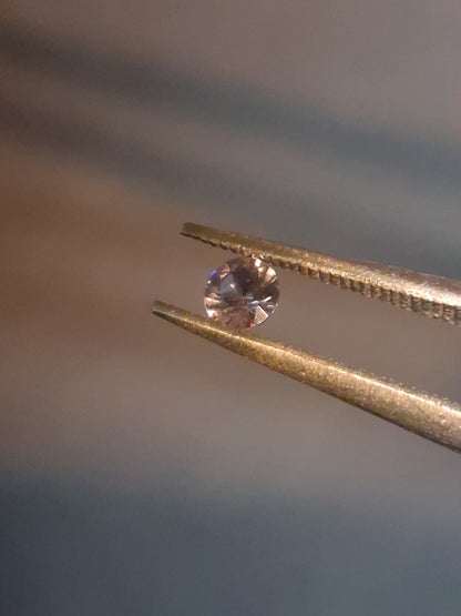 Natural Purple Sapphire - 0.110 ct - Round cut - unheated - Africa - Medium Purple