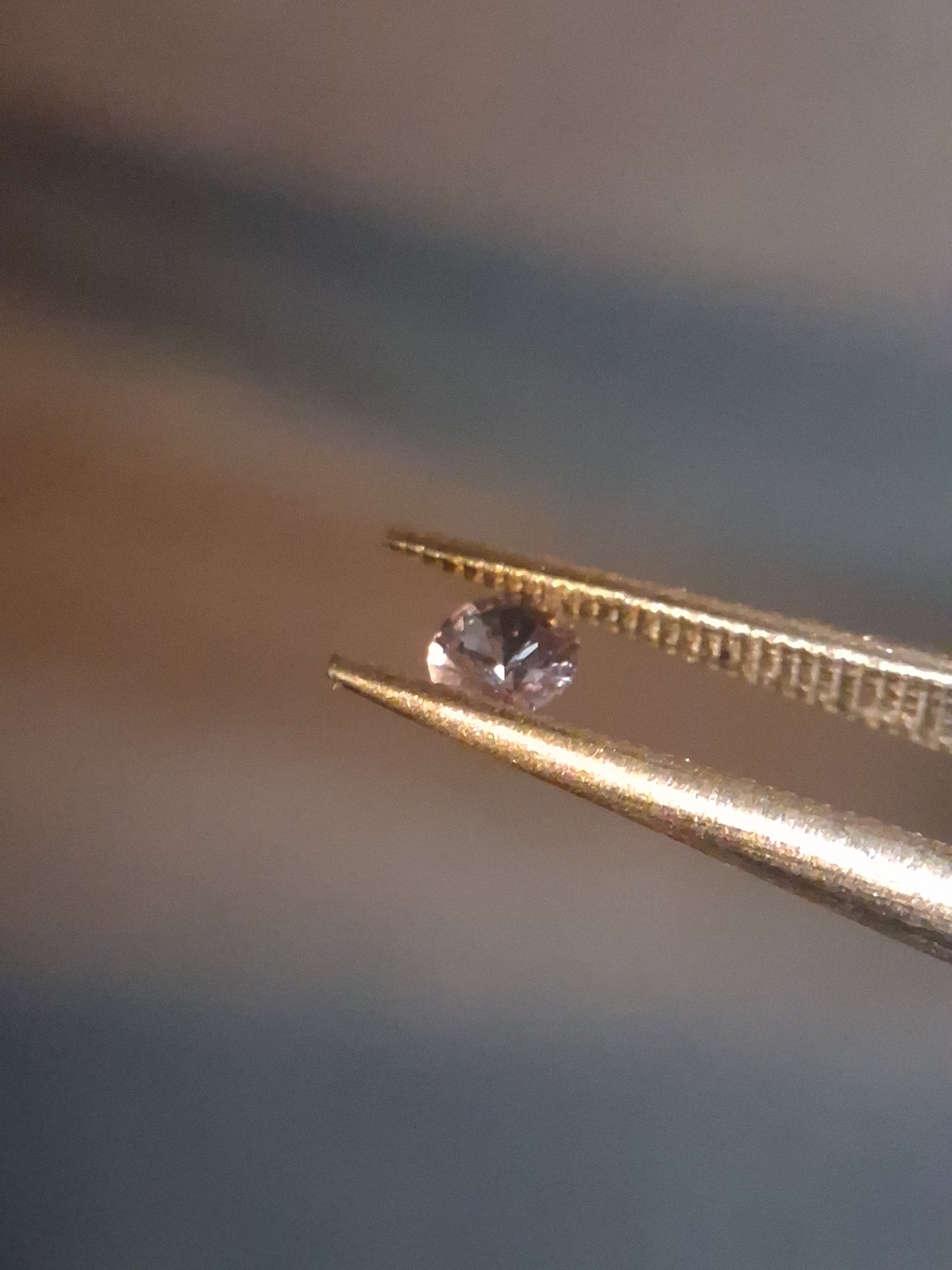 Natural Purple Sapphire - 0.110 ct - Round cut - unheated - Africa - Medium Purple