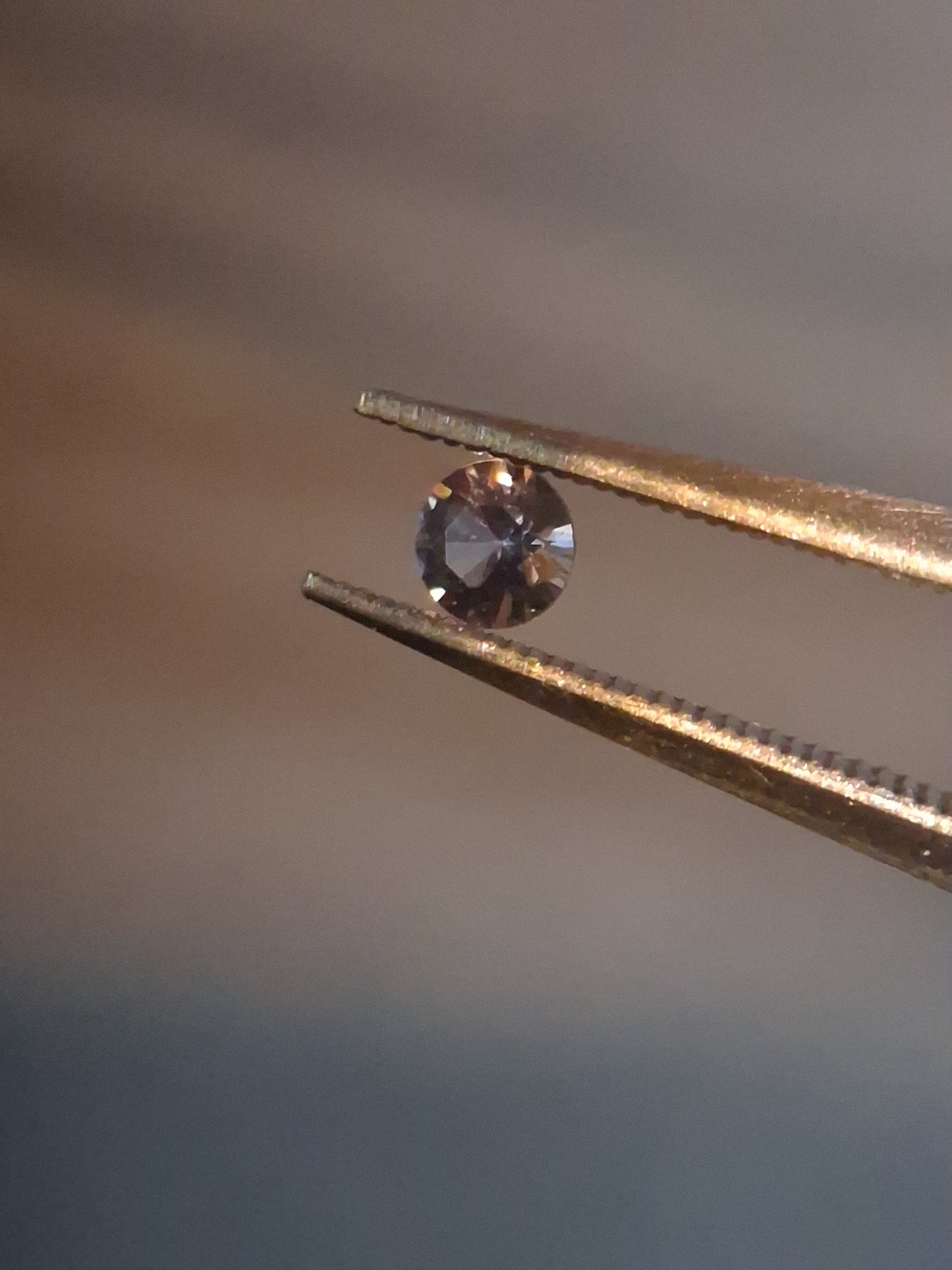 Natural Purple Sapphire - 0.110 ct - Round cut - unheated - Africa - Medium Purple