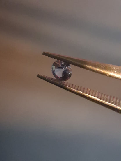Natural Purple Sapphire - 0.110 ct - Round cut - unheated - Africa - Medium Purple