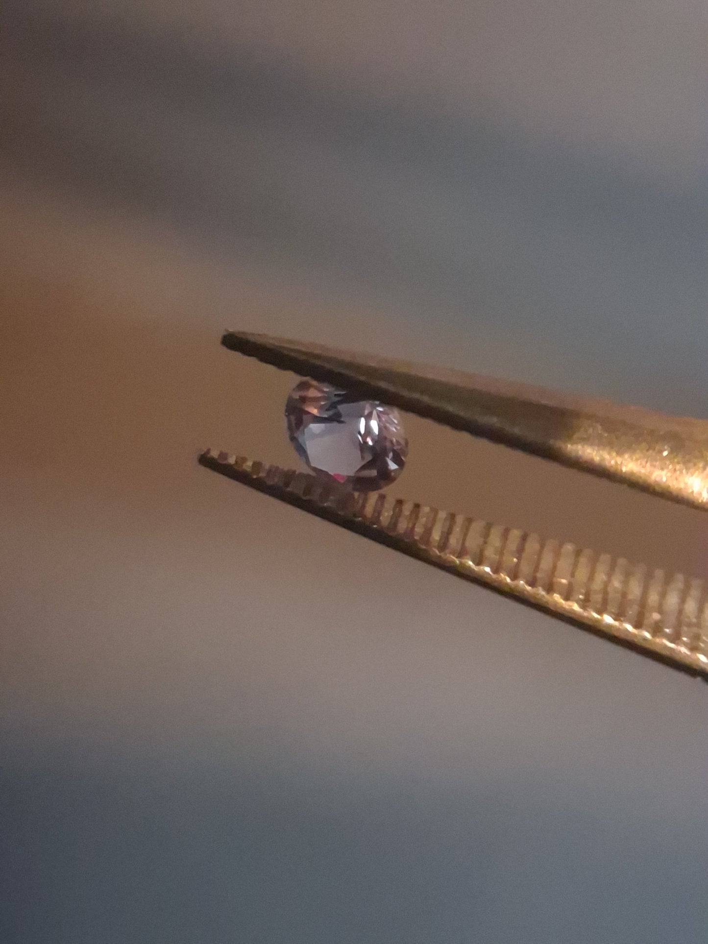 Natural Purple Sapphire - 0.110 ct - Round cut - unheated - Africa - Medium Purple